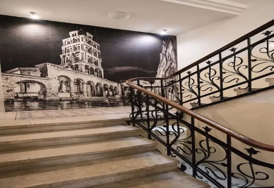 Central Square Heritage Hotel