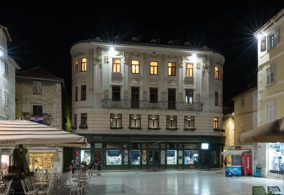 Central Square Heritage Hotel