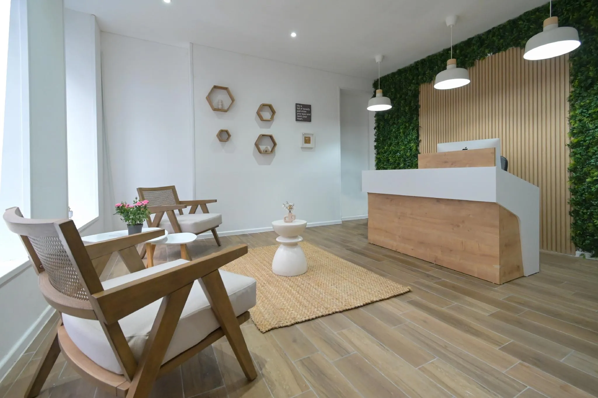 News Hotel by DC London Rooms