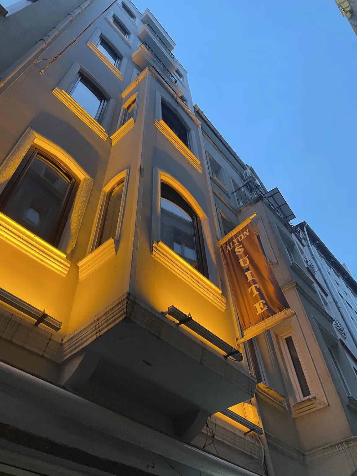 Alyon Suite Hotel