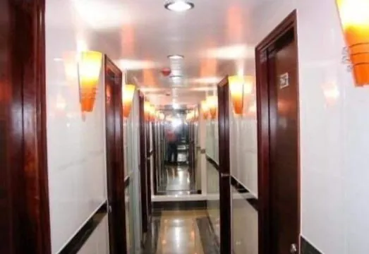 Super 7 Hostel