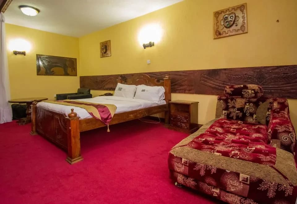 The Luke Hotel