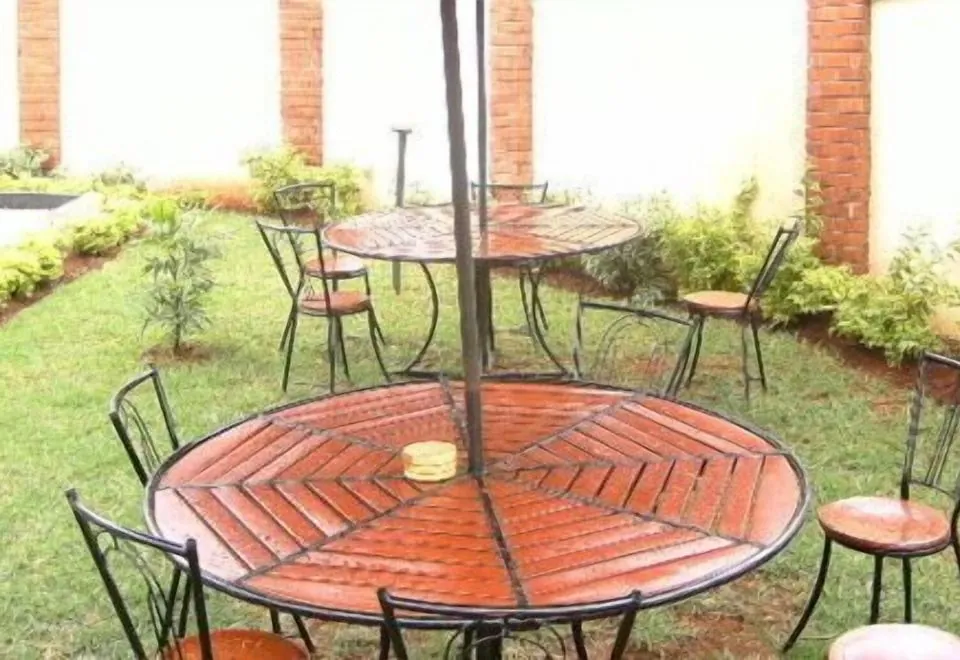 Fahari Guest House