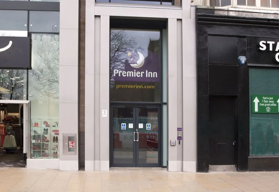 Premier Inn Edinburgh (Princes Street)