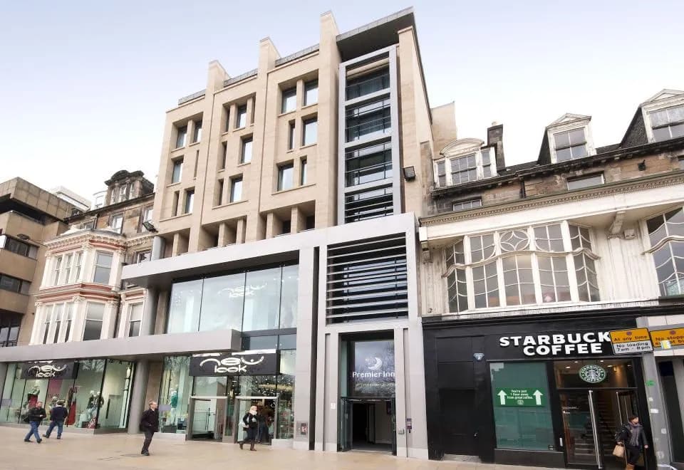 Premier Inn Edinburgh (Princes Street)