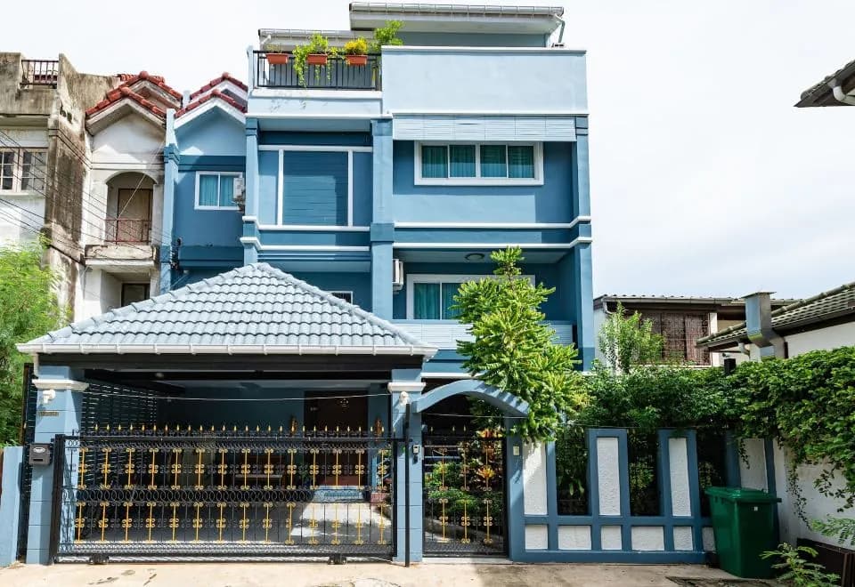 Maneeya Park Residence