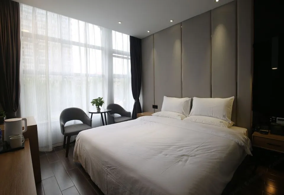 Frst Yizhu Hotel (Shanghai Lujiazui Changyi Road Subway Station)