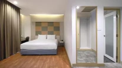 Ten Stars Hotel