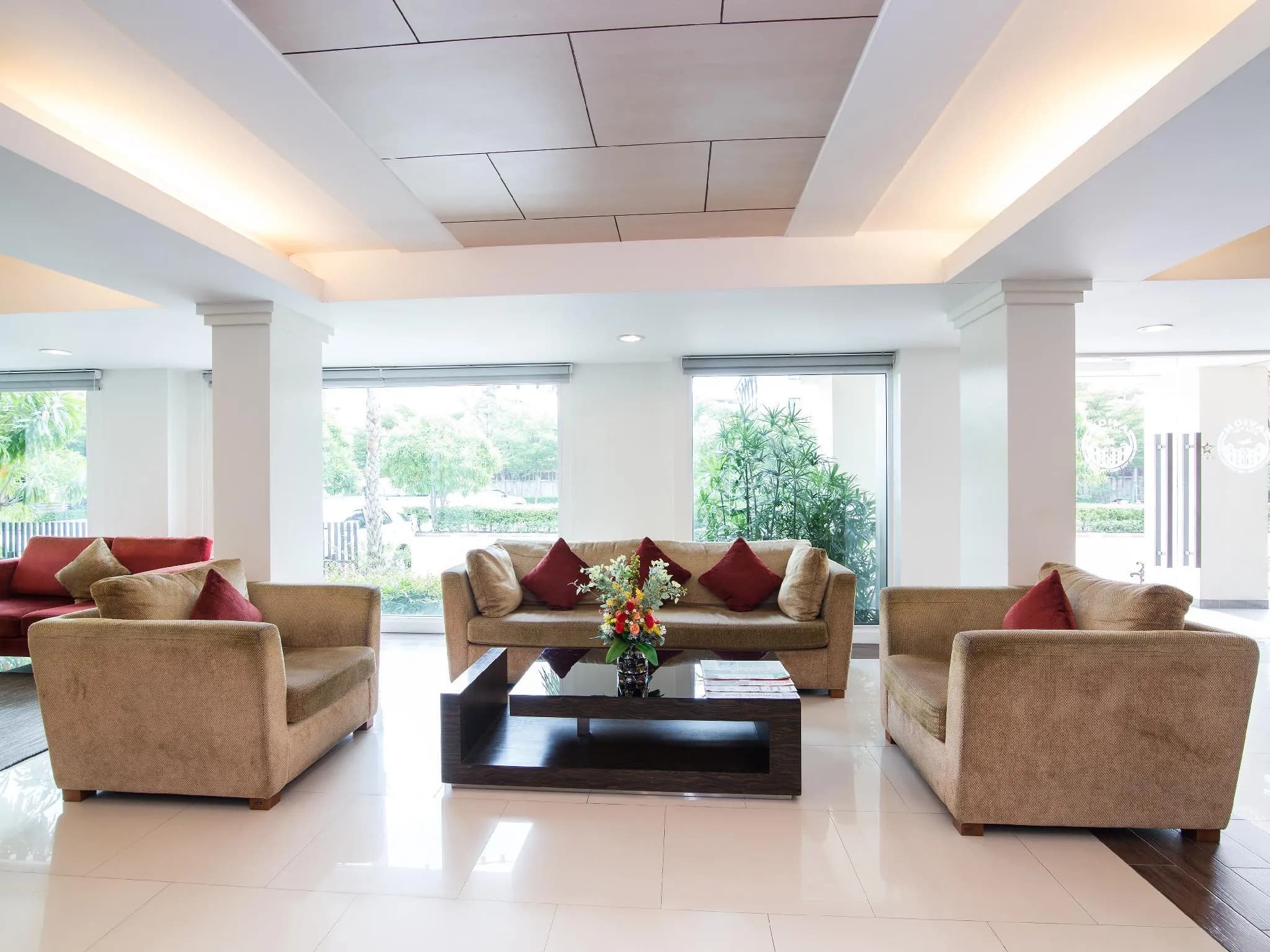 Avion Hotel