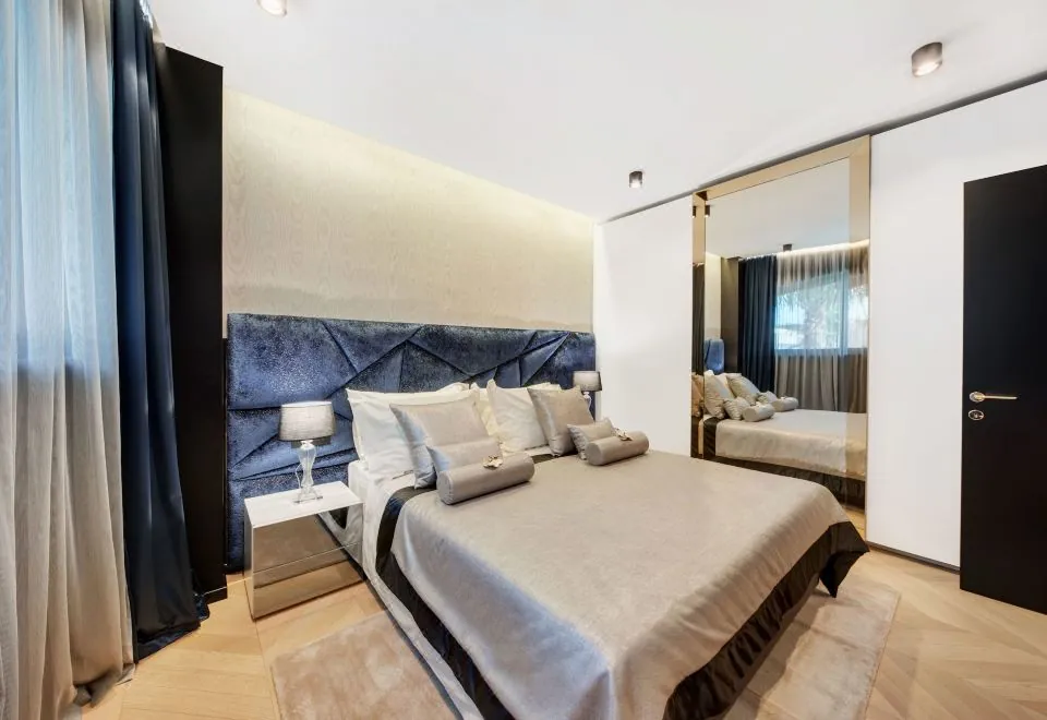 All suites hotel Posh