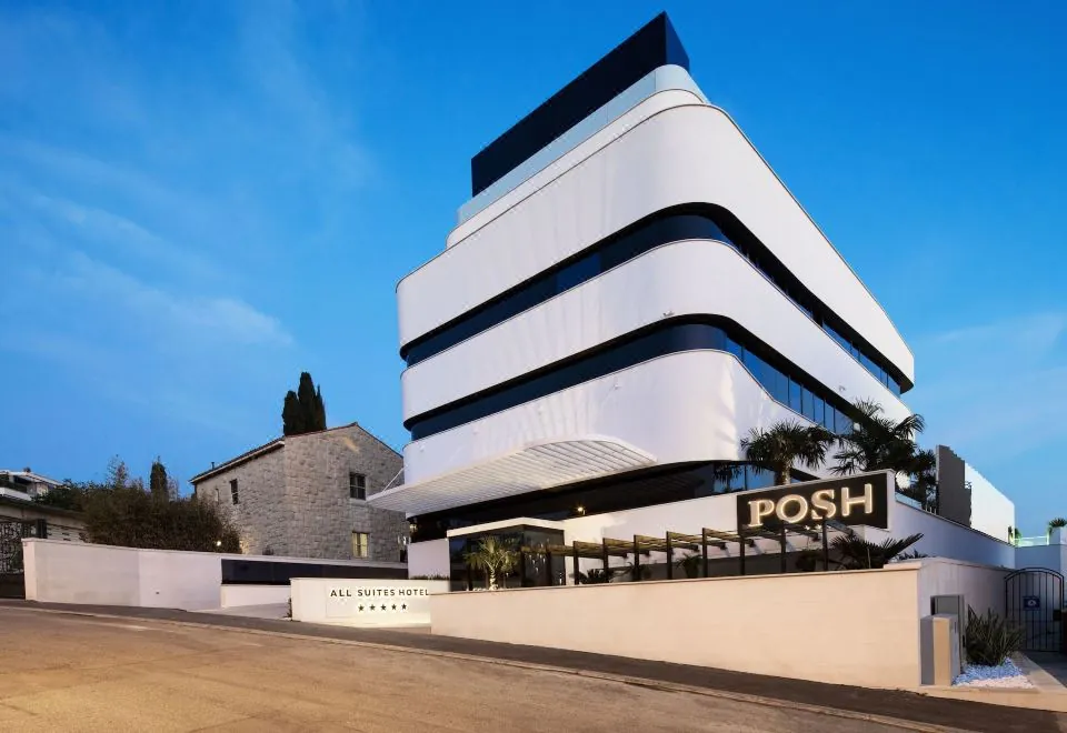 All suites hotel Posh