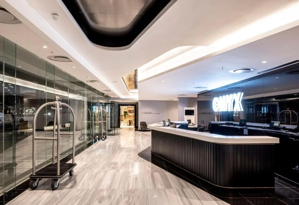 The Onyx Apartment Hotel by Newmark
