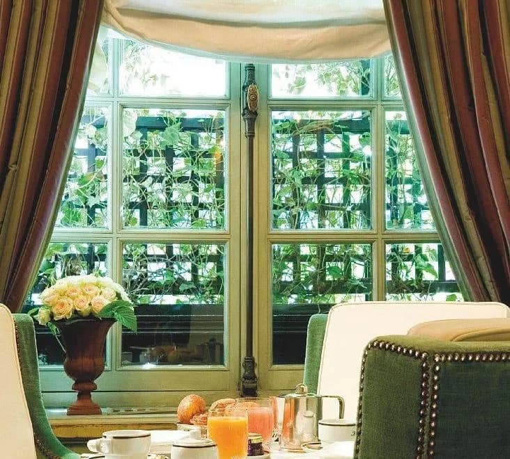 Le Dokhan's Paris Arc de Triomphe, a Tribute Portfolio Hotel
