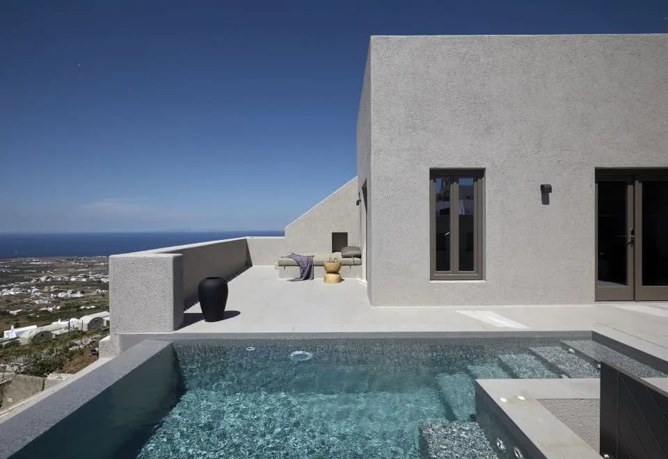 Halcyon Days Suites