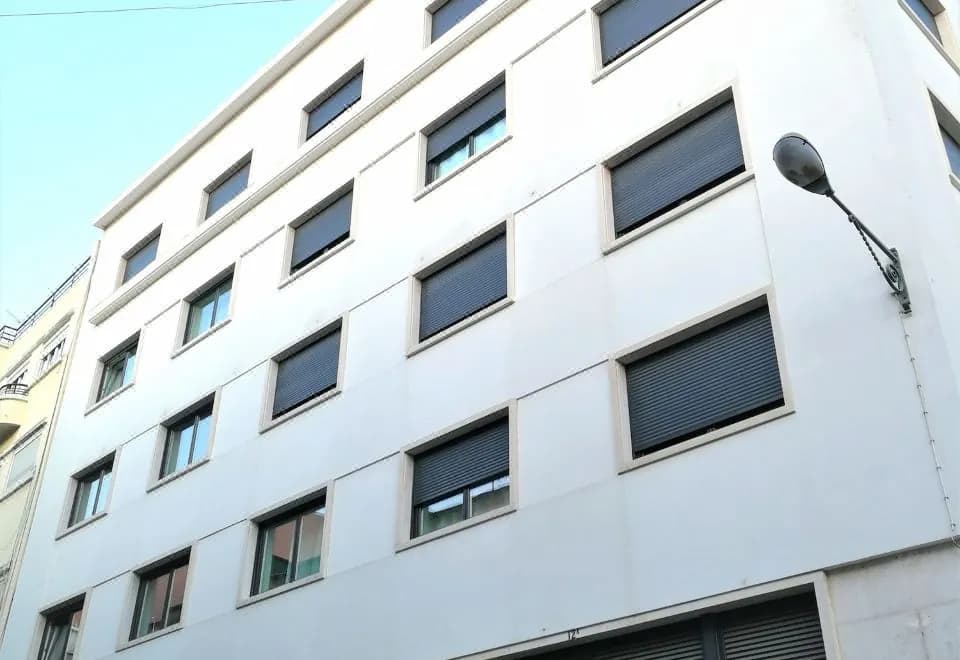 Industrial Lisbon Apartment - Adults Only