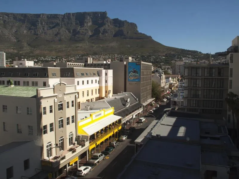 Urban Chic Boutique Hotel & Cafe