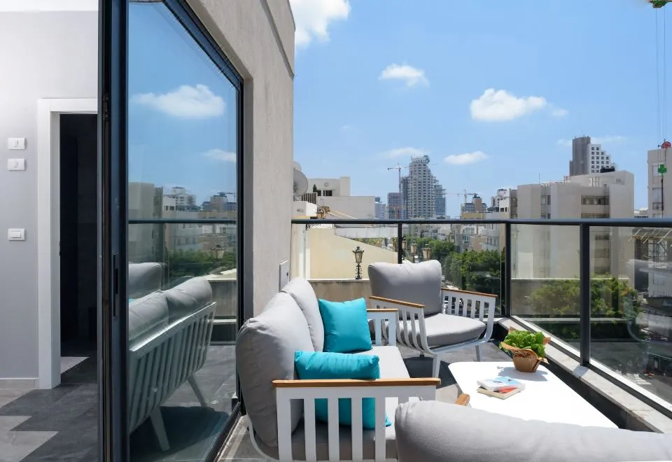 The Roof - by Sea Land Suites