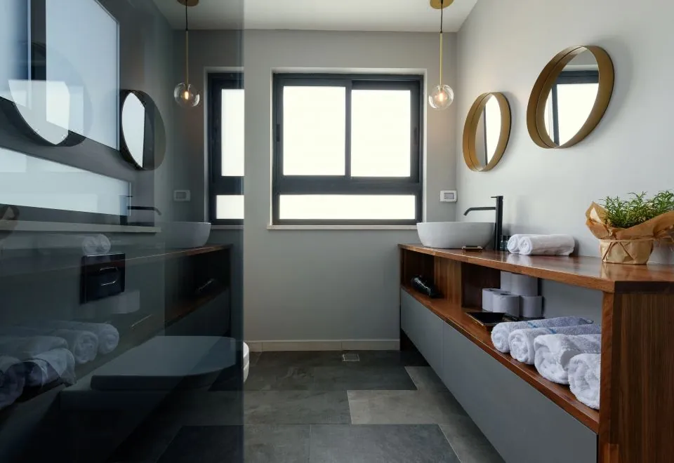The Roof - by Sea Land Suites