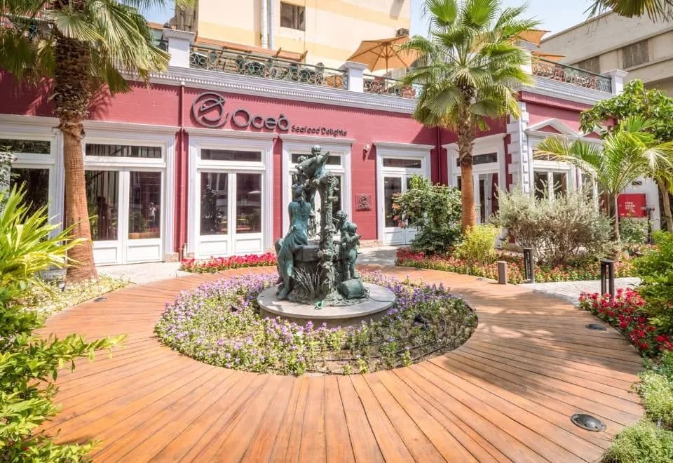 1920s Boutique Hotel and Restaurants