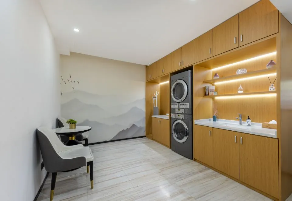 Homeinn Plus Hotel (Shanghai Dapuqiao)