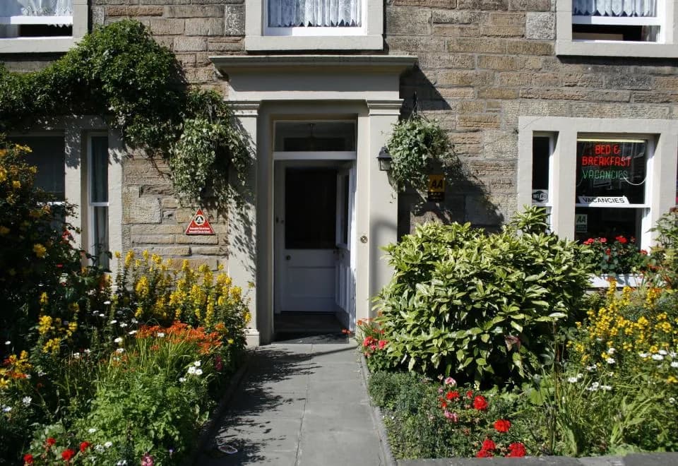 Averon Guest House