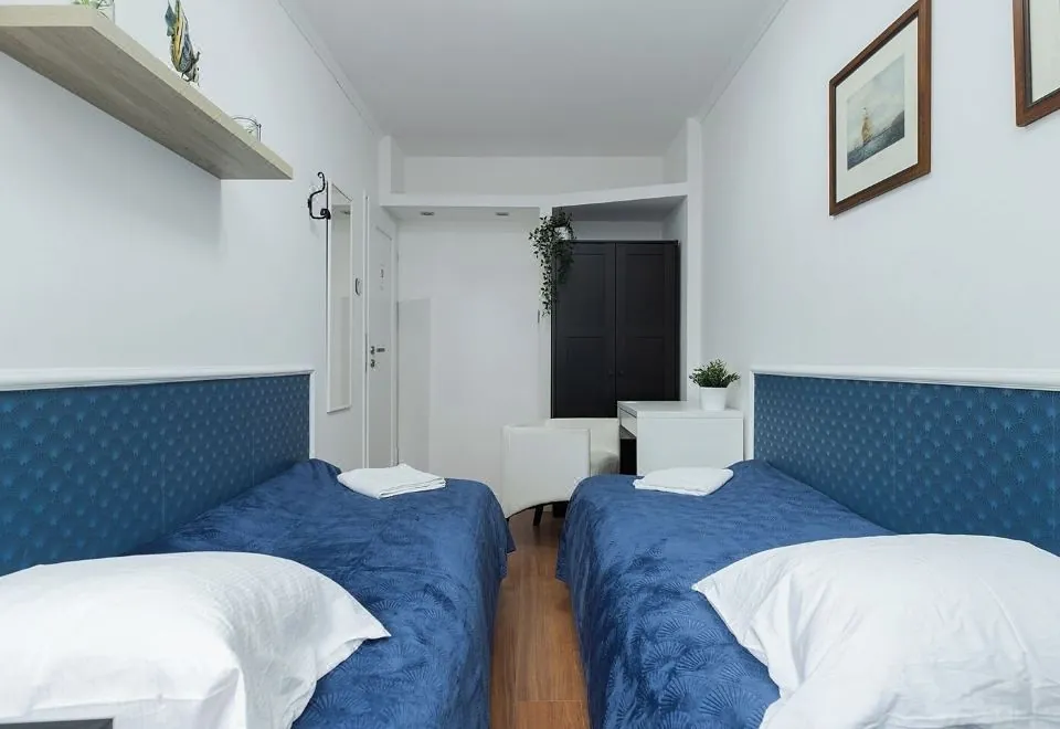 Unit Warszawa Centrum Room by Metro Rondo ONZ