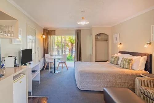 Silver Fern Rotorua Suites & Spa