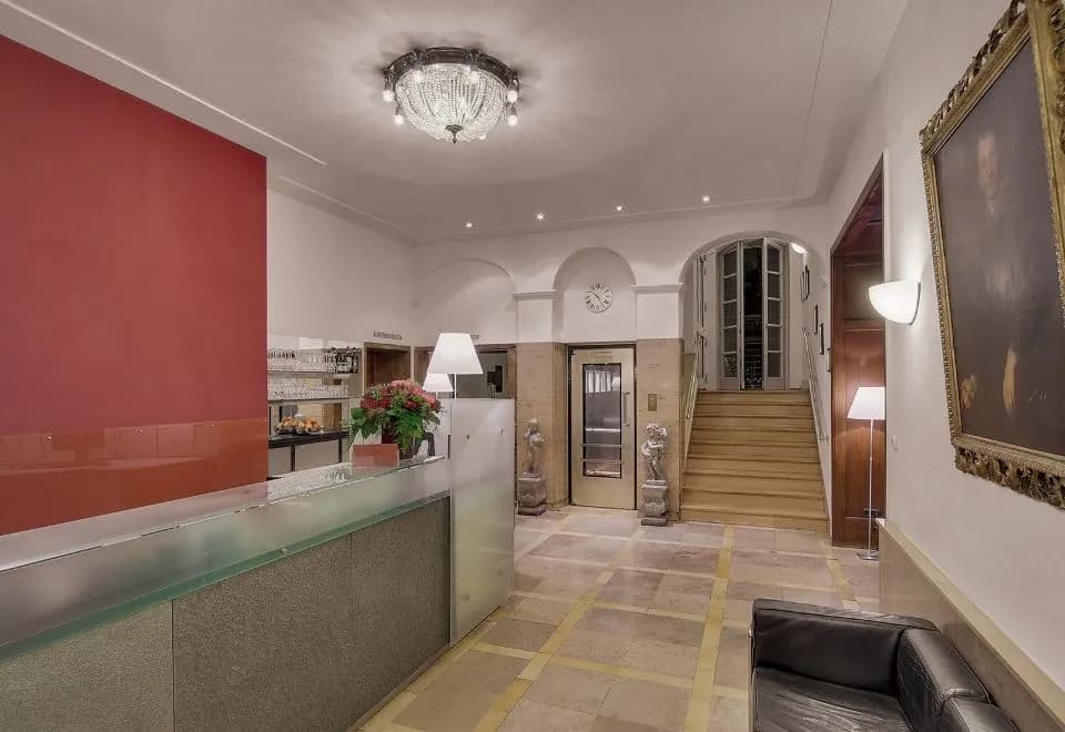 Alpen Hotel München