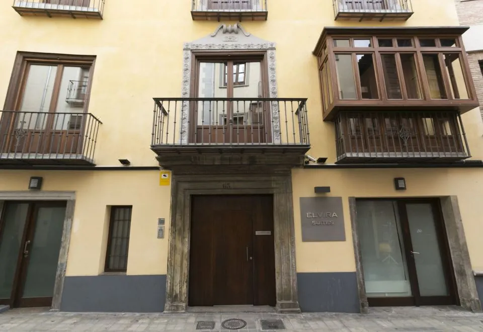 Elvira Suites