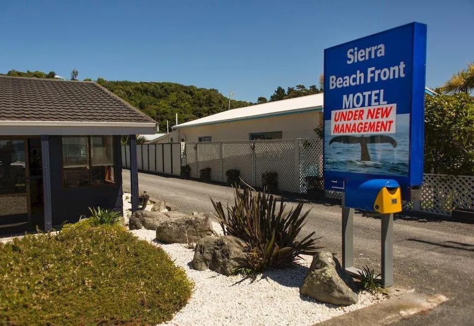 Sierra Beachfront Motel