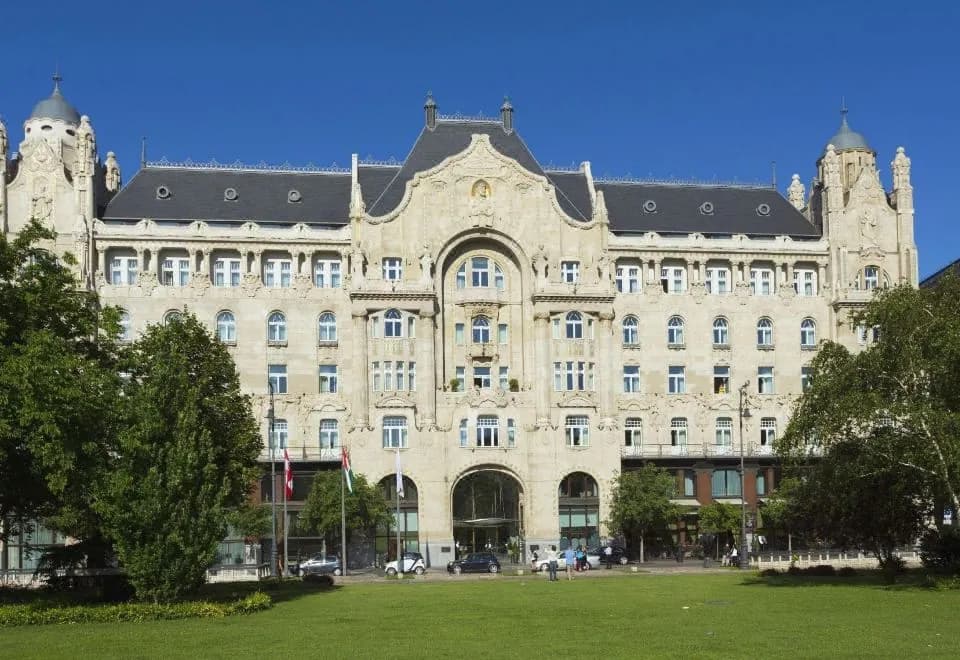 City Hotel Pilvax