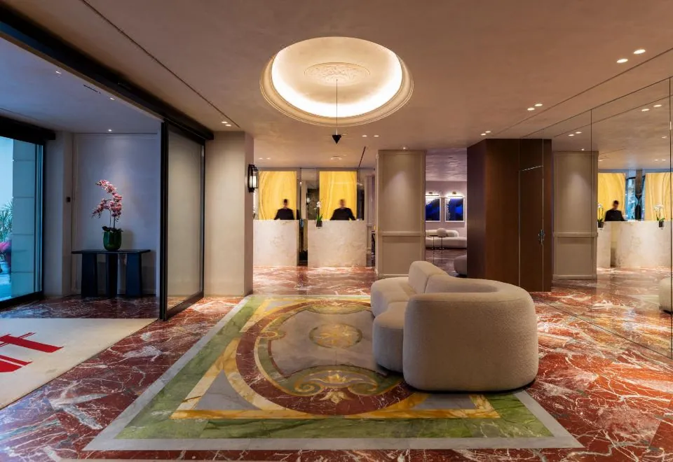 Astor Hotel