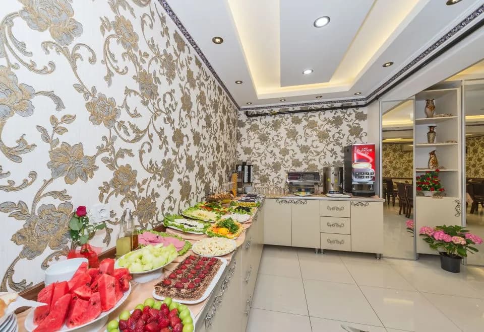 Raimond Hotel