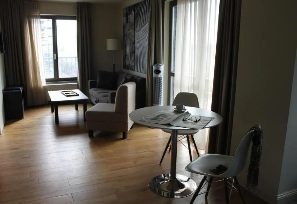 Mondrian Suites Berlin am Checkpoint Charlie