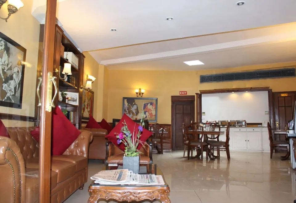 Hotel Jukaso Inn down Town