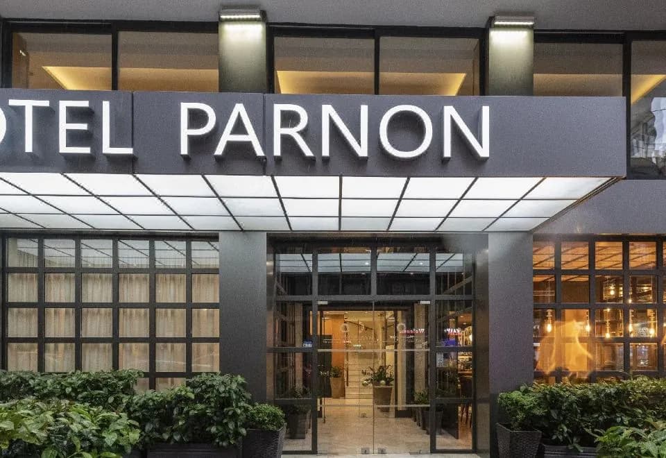 Parnon Hotel