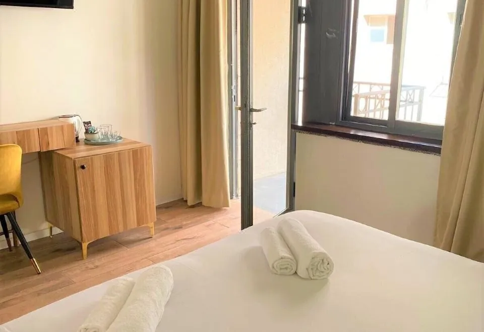 La Perle Hotel