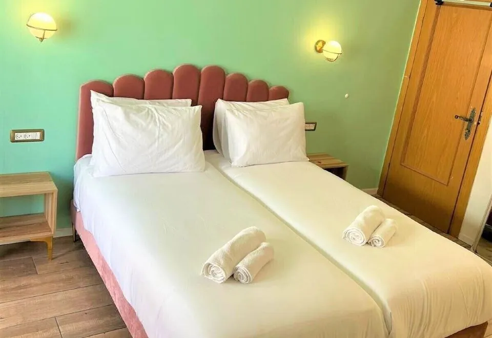 La Perle Hotel