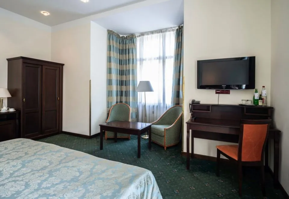 EA Hotel Downtown