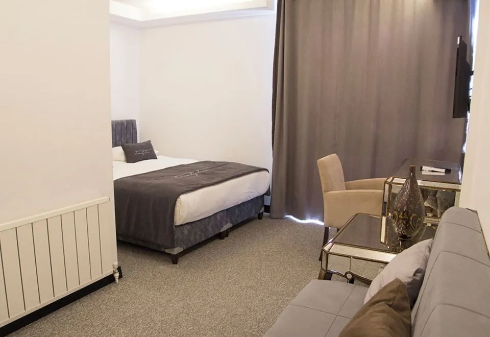 The22 Hotel