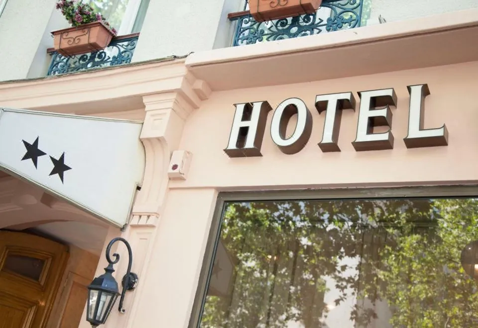 Hôtel des Pyrénées - Entre Bastille et Nation