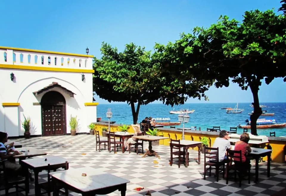 Tembo House Hotel