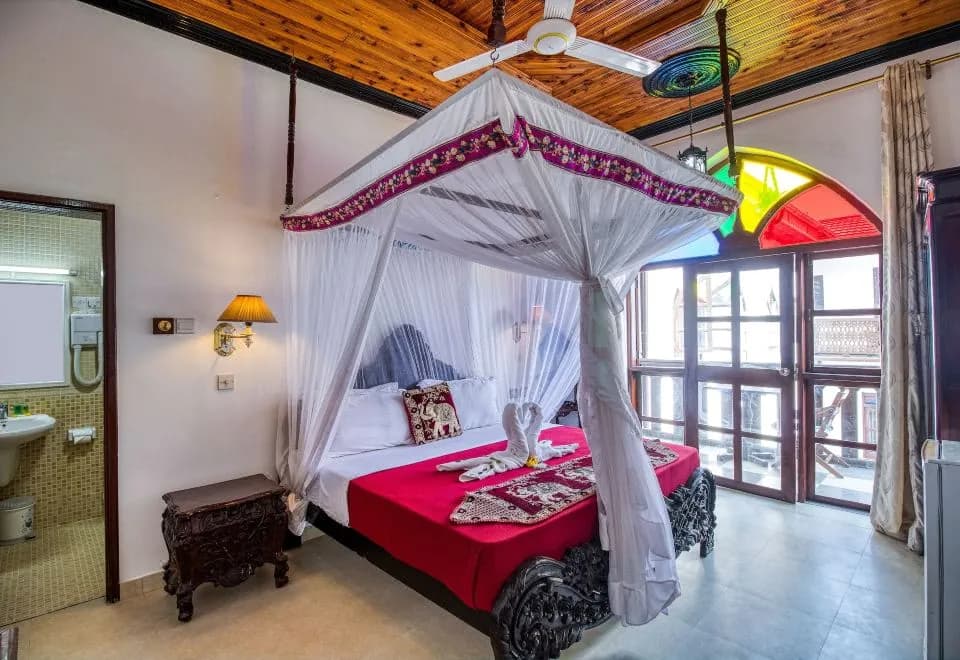 Tembo House Hotel