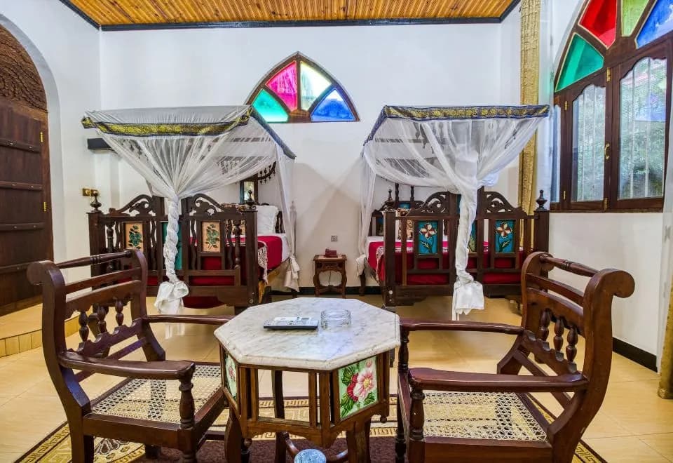 Tembo House Hotel