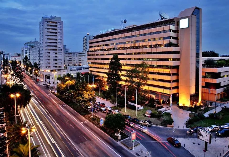 America Diamonds Hotel & Sushi Bar
