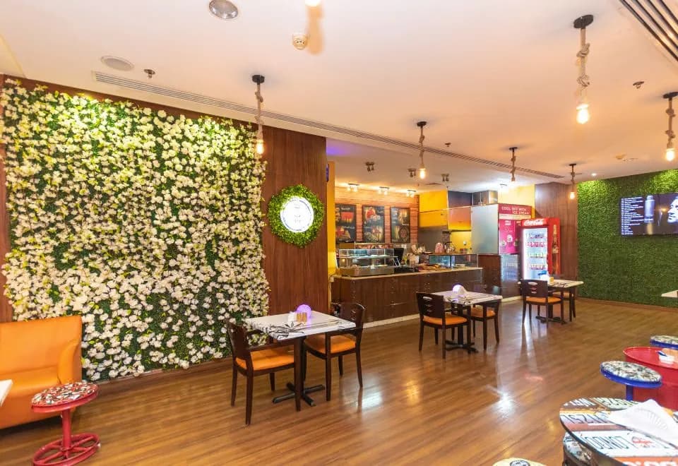 Auris Boutique Hotel Apartments - AlBarsha