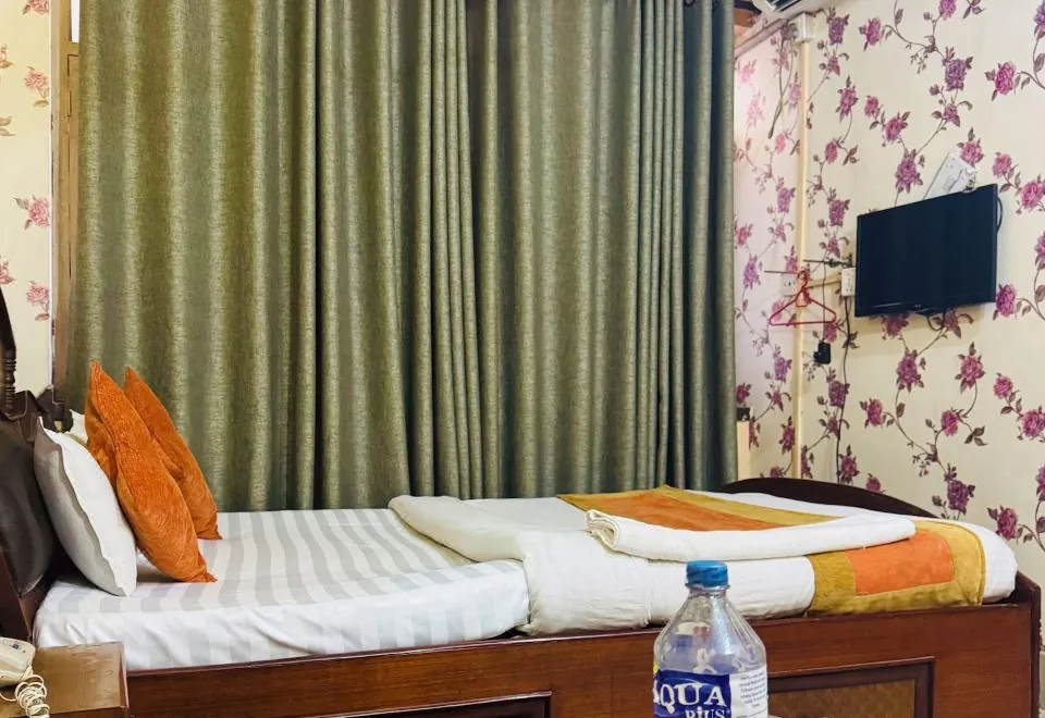 Mandakini Hotel