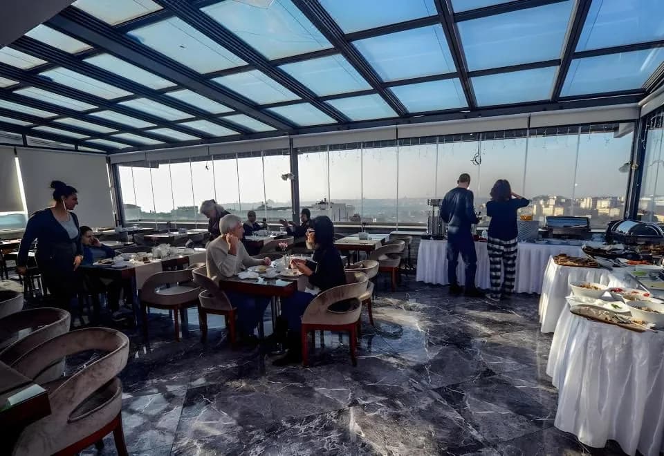 Taksim Pera Center Hotel