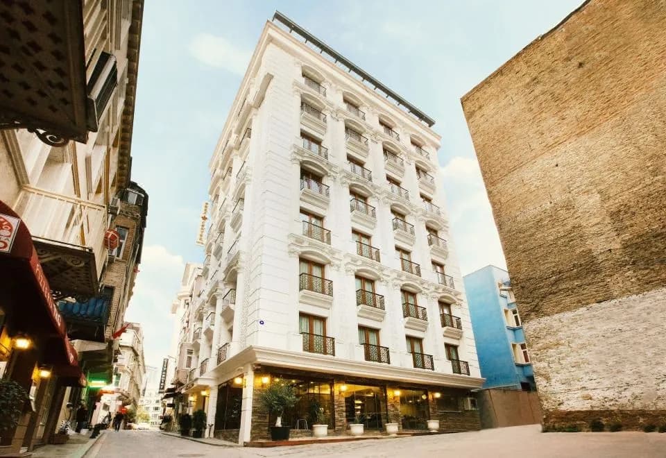 Taksim Pera Center Hotel