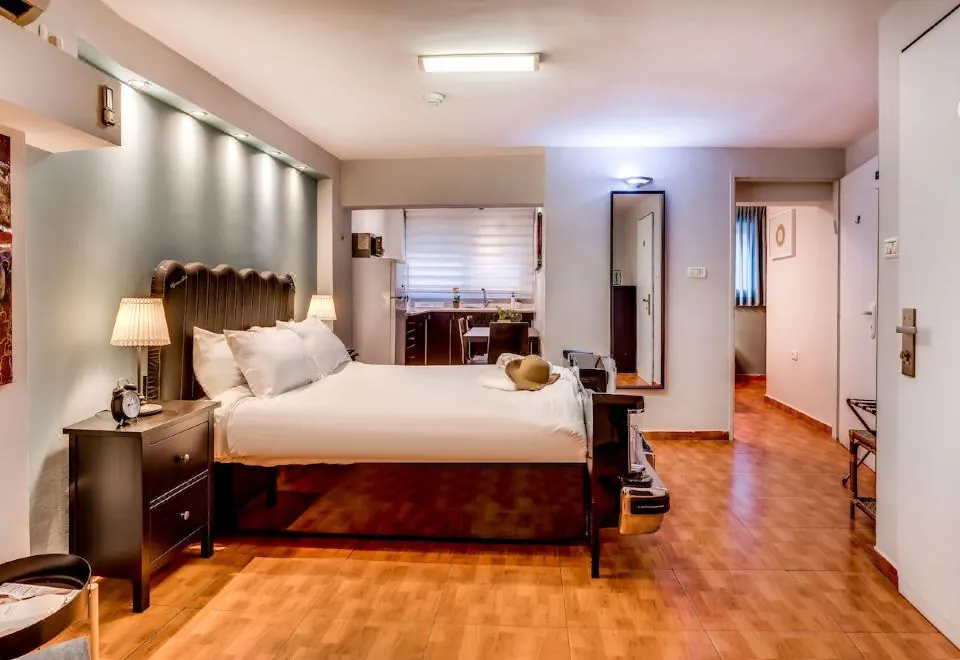 Avital Hotel